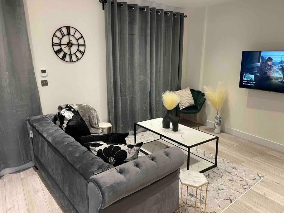 Stylish And Cosy 2 Bedroom Flat In London Borough of Croydon Exterior foto