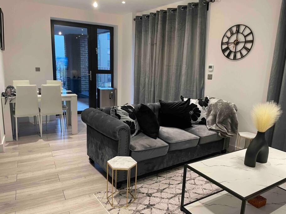 Stylish And Cosy 2 Bedroom Flat In London Borough of Croydon Exterior foto