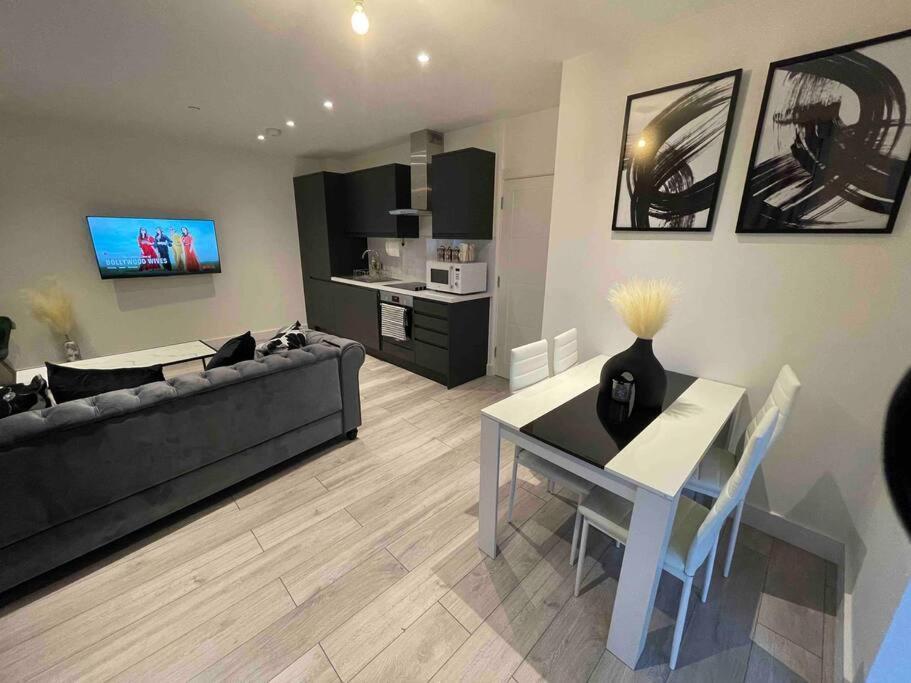 Stylish And Cosy 2 Bedroom Flat In London Borough of Croydon Exterior foto