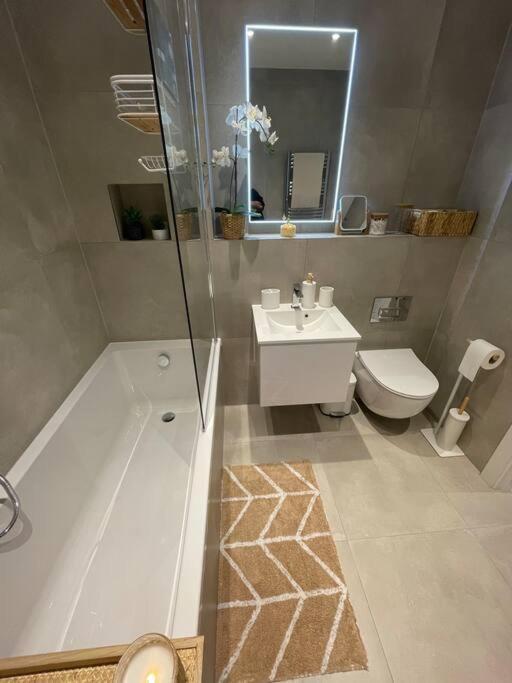 Stylish And Cosy 2 Bedroom Flat In London Borough of Croydon Exterior foto